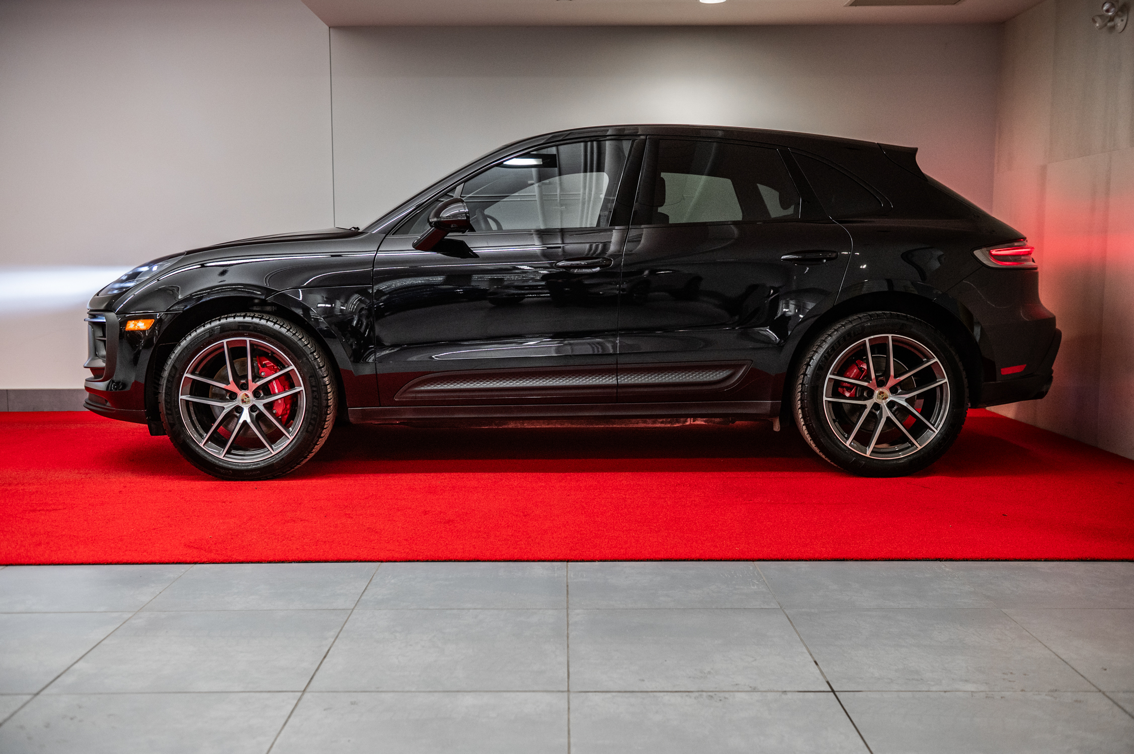 2025 Porsche Macan S AWD