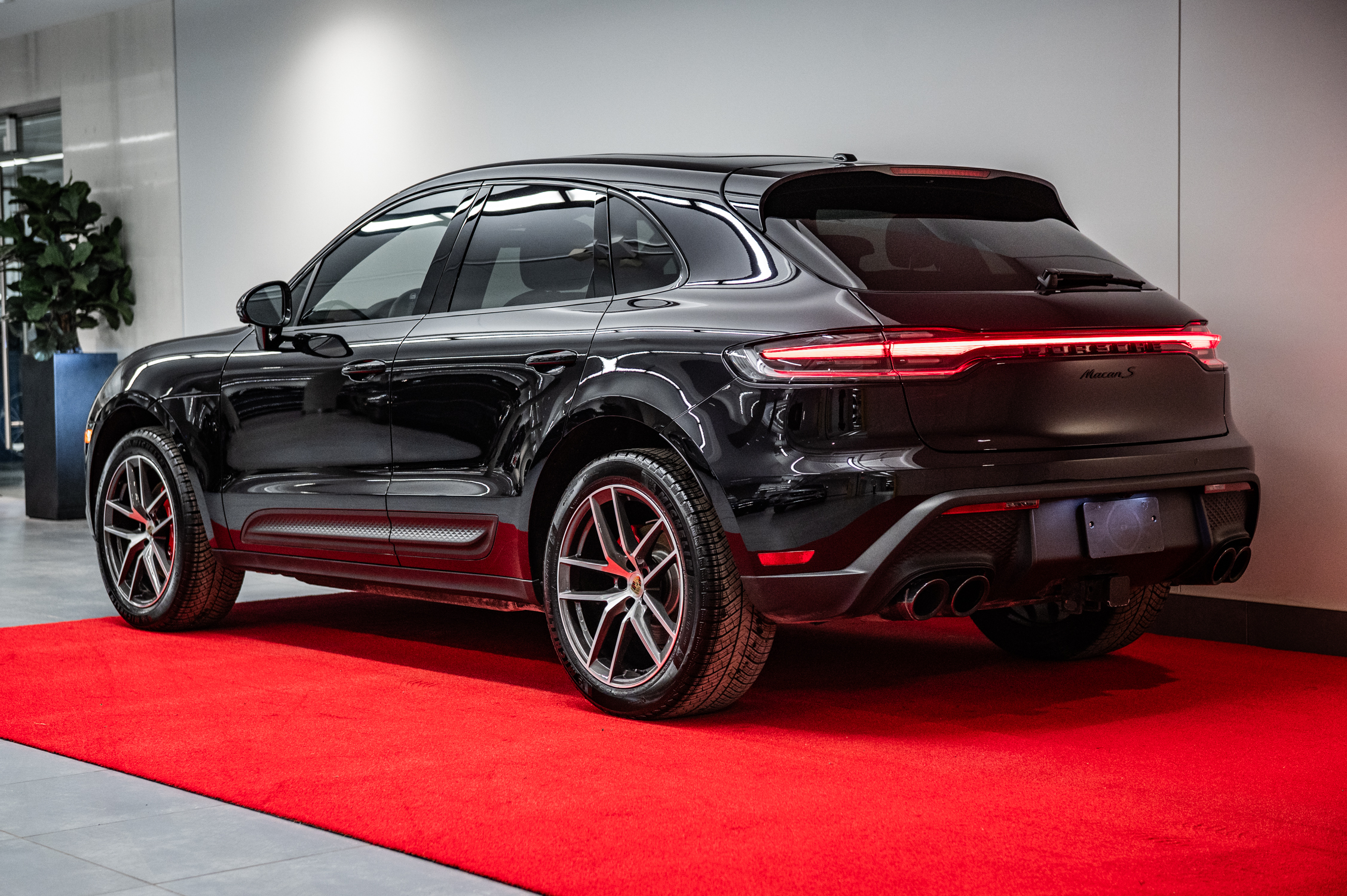2025 Porsche Macan S AWD