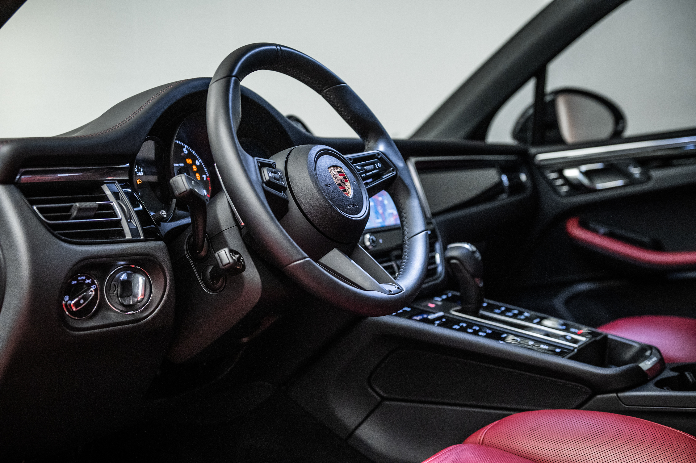 2025 Porsche Macan S AWD