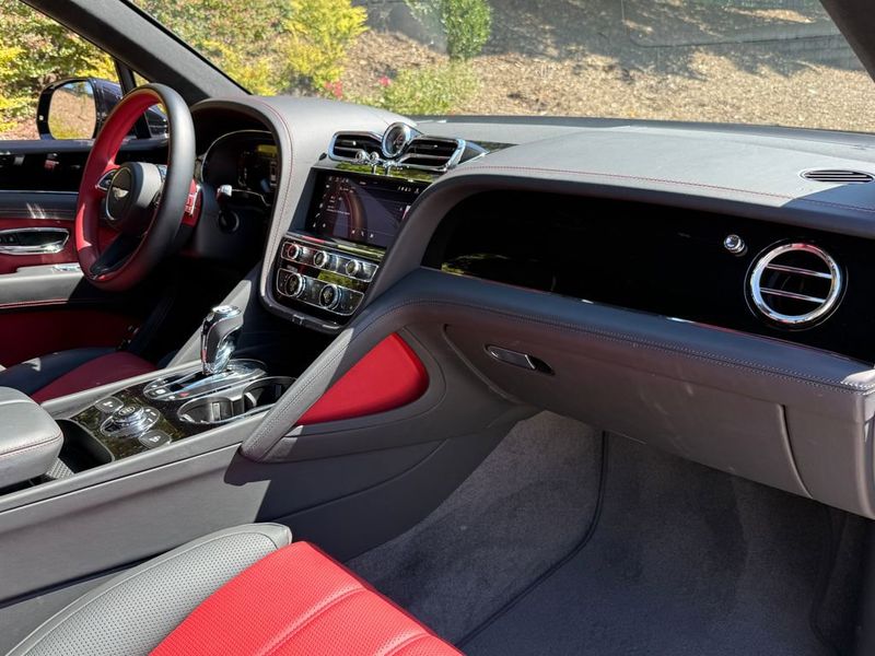 2024 Bentley Bentayga